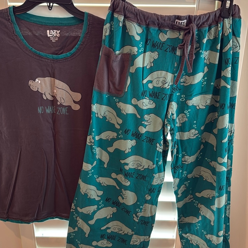 Lazy One Womens Pajama Set - Grey and Teal Whale Design Sz L - Picture 3 of 4